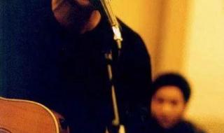 童年罗大佑伴奏